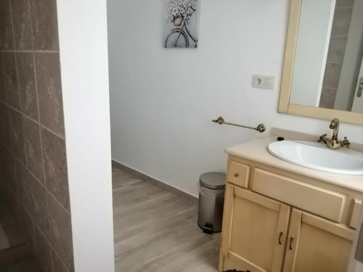 Calderon Apartment La Roda Exterior photo
